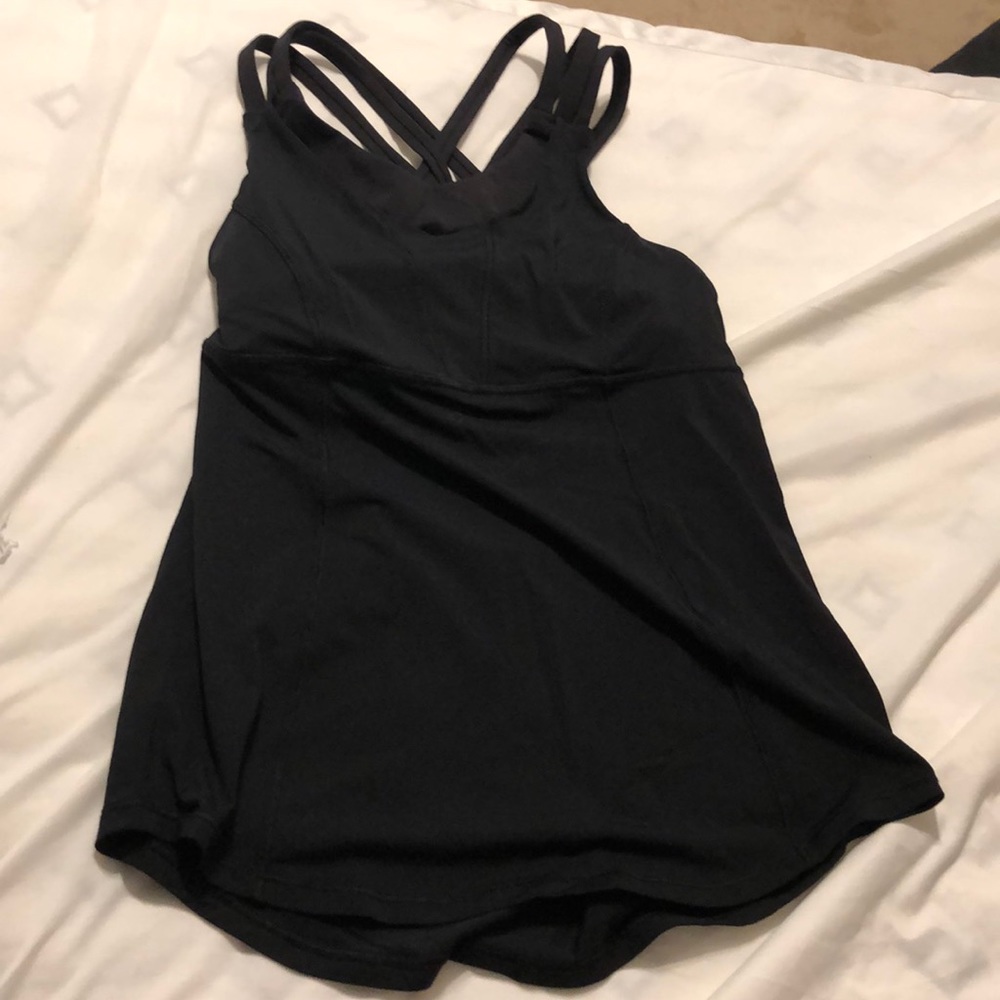 Black lululemon tank top